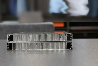 地腳套鋁材衛(wèi)生間隔斷3